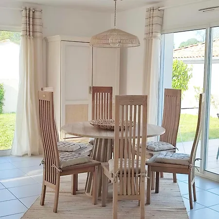 Holiday home Maison De Vacances, Cosy, Boheme Chic, Avec Jardin! Bois-de-Cene