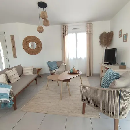 Maison De Vacances, Cosy, Boheme Chic, Avec Jardin! Holiday home Bois-de-Cene